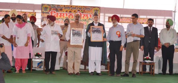 Honble Sh.V.P.Singh Badnore, Governor of Punjab and Janab Hamid Karzai, former president of Afghanistan releases Package of knowledge through Calendar and APPs on 25th Silver Jubilee Pashu Palan Mela